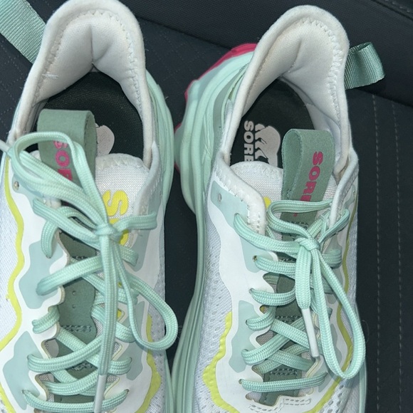 Sorel Athletic Sneakers Size 6.5 - Picture 3 of 4